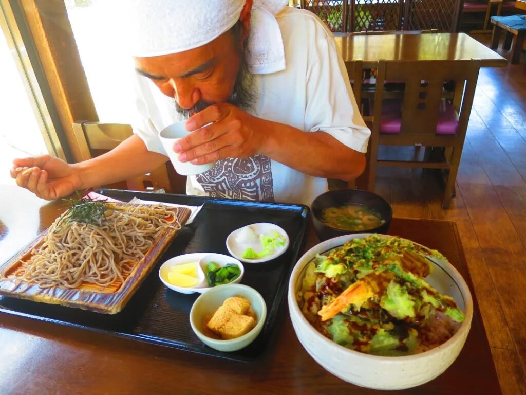 「黒曜石体験ミュージアム」と「星くそ館」17